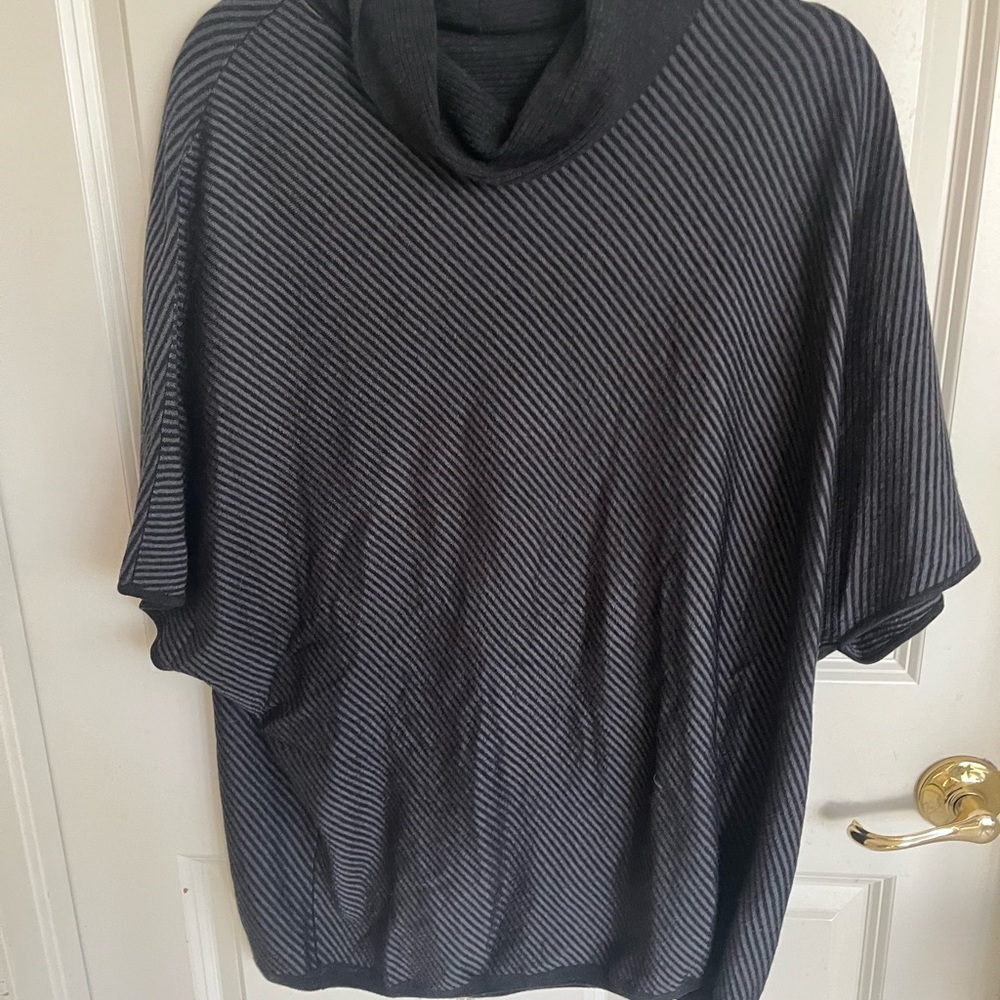 ST. JOHN TURTLENECK SWEATER